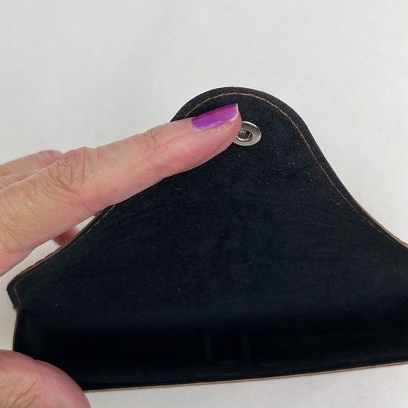 Ray-Ban Brown Leather Case with Microfiber Cloth - Picture 5 of 5